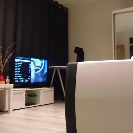 City Center Apartment 45M, 1 Bedroom And 1 Living Room With Kitchen Plus Bathroom, A Perfect Family Friendly Place Or For Home Office And A Longer Stay, A Proper Office Desk With Business Chair Provided, 100M From Market Square And Vistula River Grudziadz Exterior photo